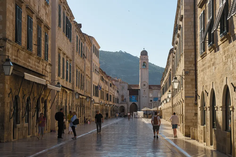 2026-06-16_dubrovnik_polished-stone-street-morning_dsc08057.jpg