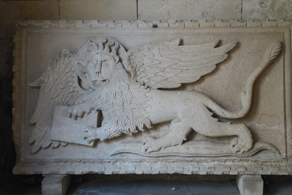 2026-06-14_korcula_winged-lion-relief_dsc07118.jpg