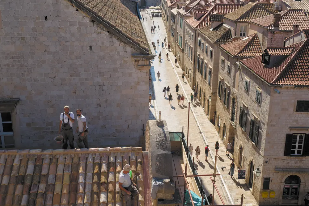 2026-06-10_dubrovnik_main-street-from-walls_dsc04969.jpg