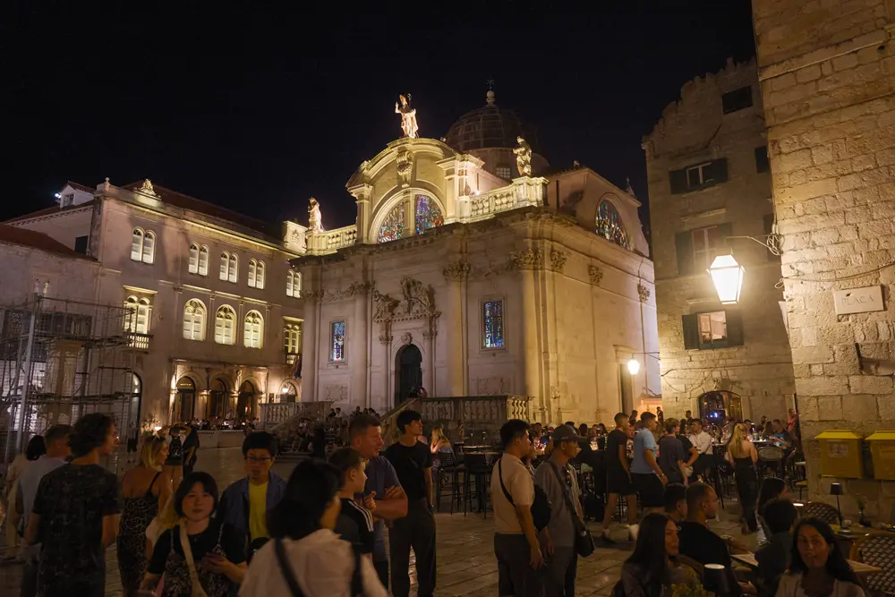 2026-06-15_dubrovnik_lit-church-at-night_dsc07987.jpg
