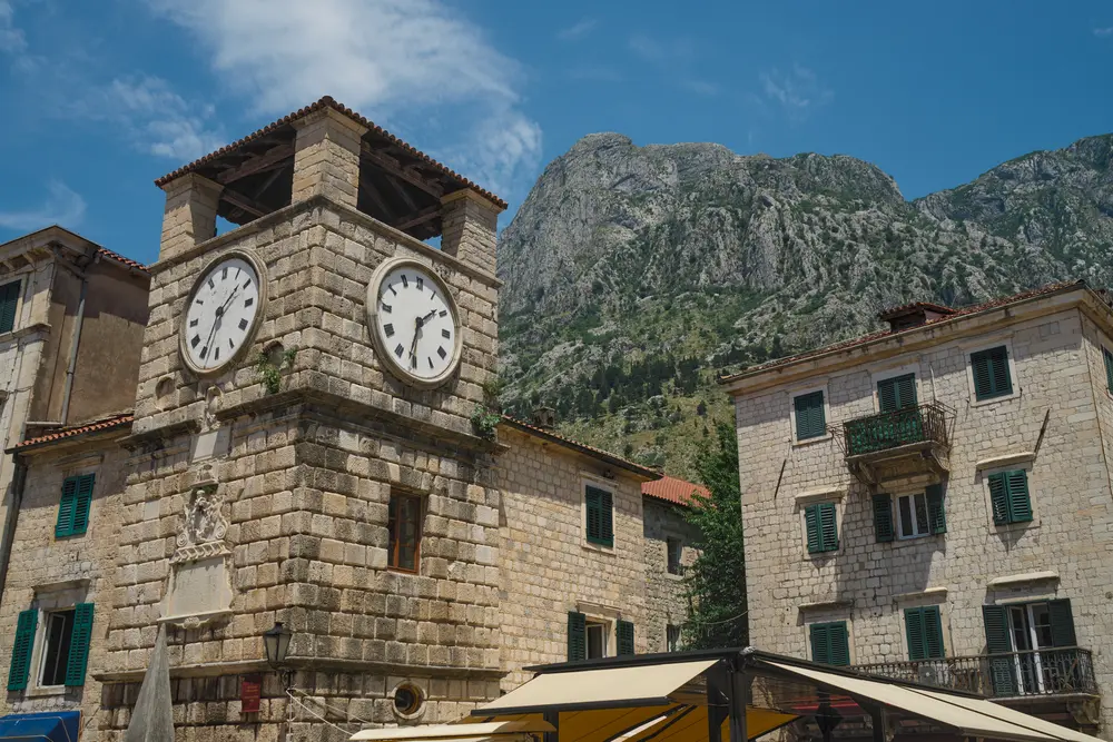 2026-06-11_kotor_clock-tower-mountain_dsc05531.jpg