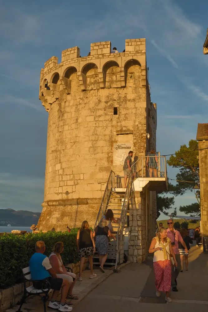 2026-06-14_korcula_round-defence-tower_dsc07216.jpg