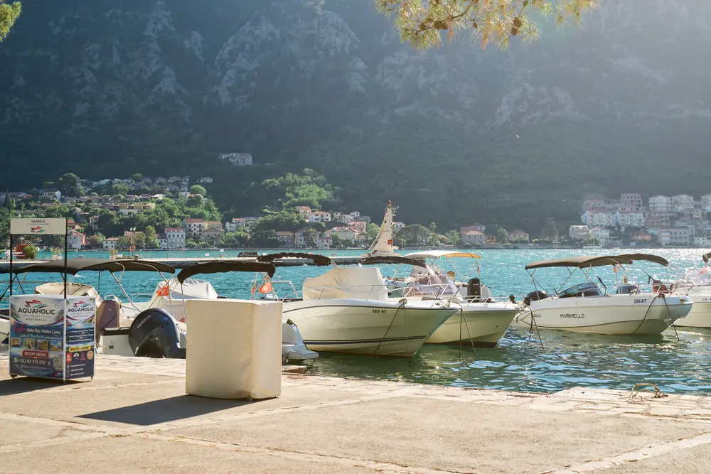 2026-06-12_kotor_boats-at-quayside_dsc06183.jpg