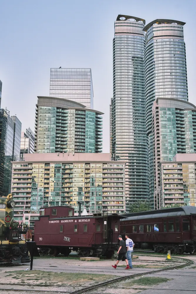 2024-09-04_toronto_railway-skyline_dsc02693.jpg