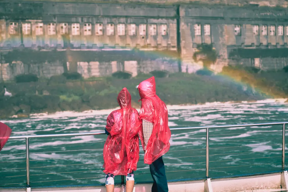 2024-09-05_niagara-falls_rainbow-mist_dsc03371.jpg