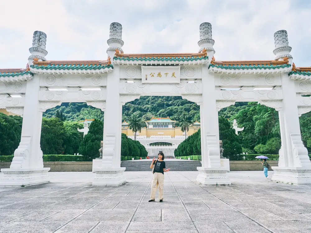 2023-06-28_taipei_white-arch_dsc06466.jpg