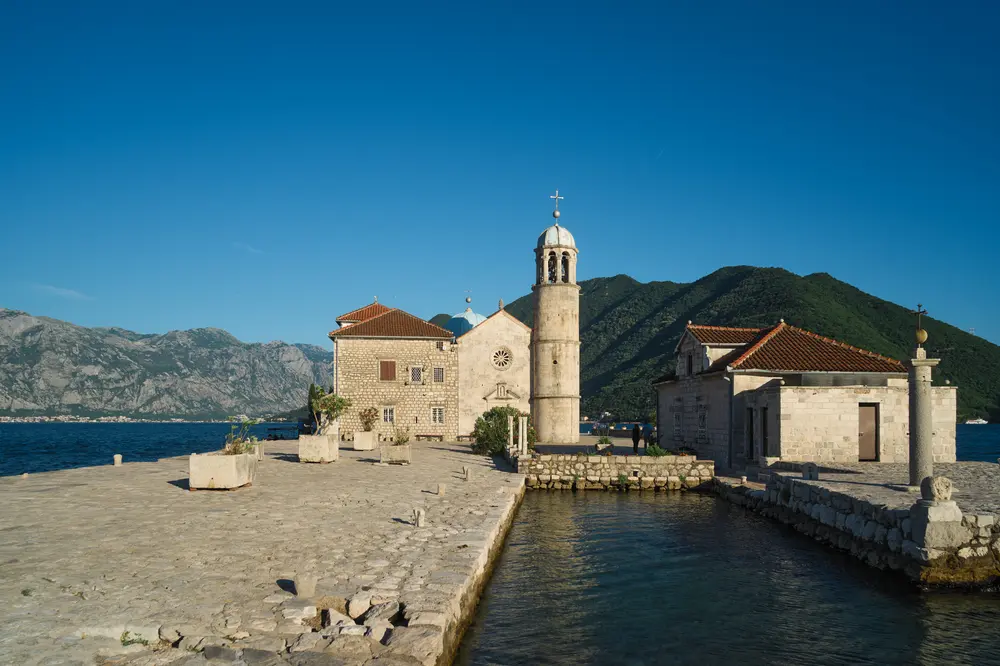 2026-06-12_perast_island-church-and-jetty_dsc06269.jpg