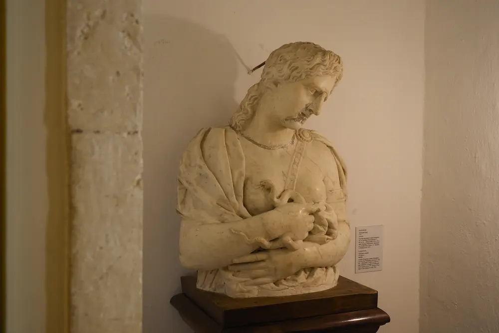 2026-06-15_dubrovnik_marble-madonna-sculpture_dsc07600.jpg